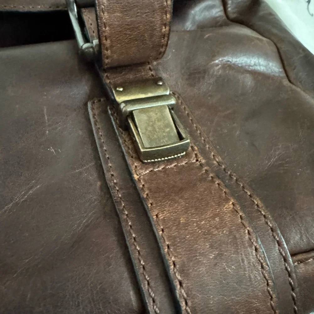 Frye Logan dark Brown Leather Briefcase Messenger Bag Classic Men's Work Bag nwt